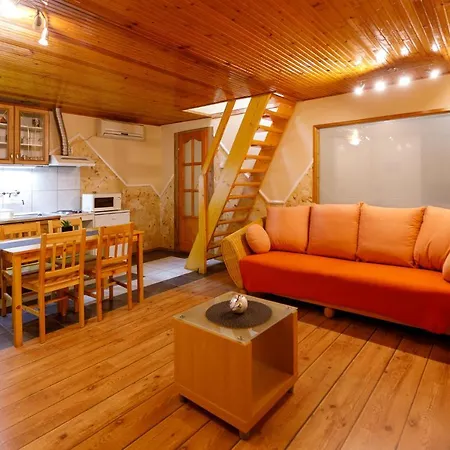 Bed & Breakfast Panzio 3*