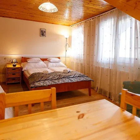 Panzio Bed & Breakfast 3*