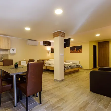 Bed & Breakfast Panzio 3*