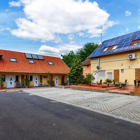 Bed & Breakfast Panzio