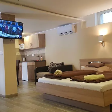 Bed & Breakfast Panzio 3*