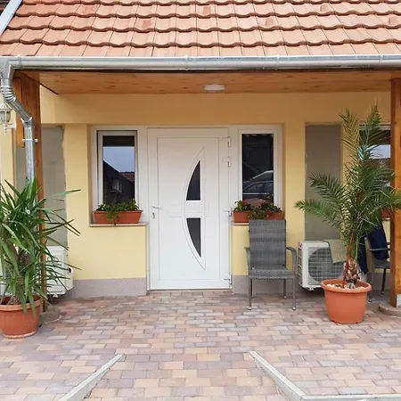 Bed & Breakfast Panzio Gyula