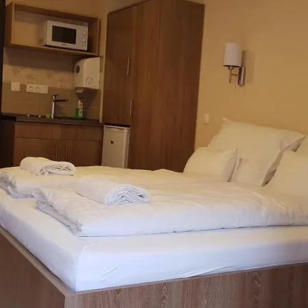 Panzio Bed & Breakfast 3*