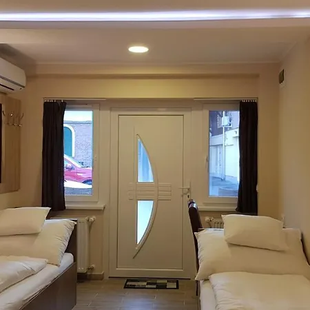 Panzio فندق مبيت وإفطار 3*